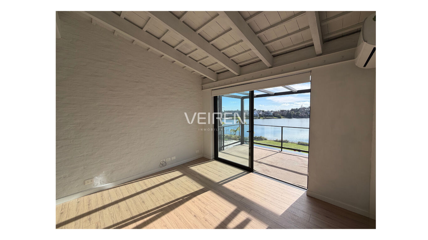 Studio with lake view at LAWA — 1
